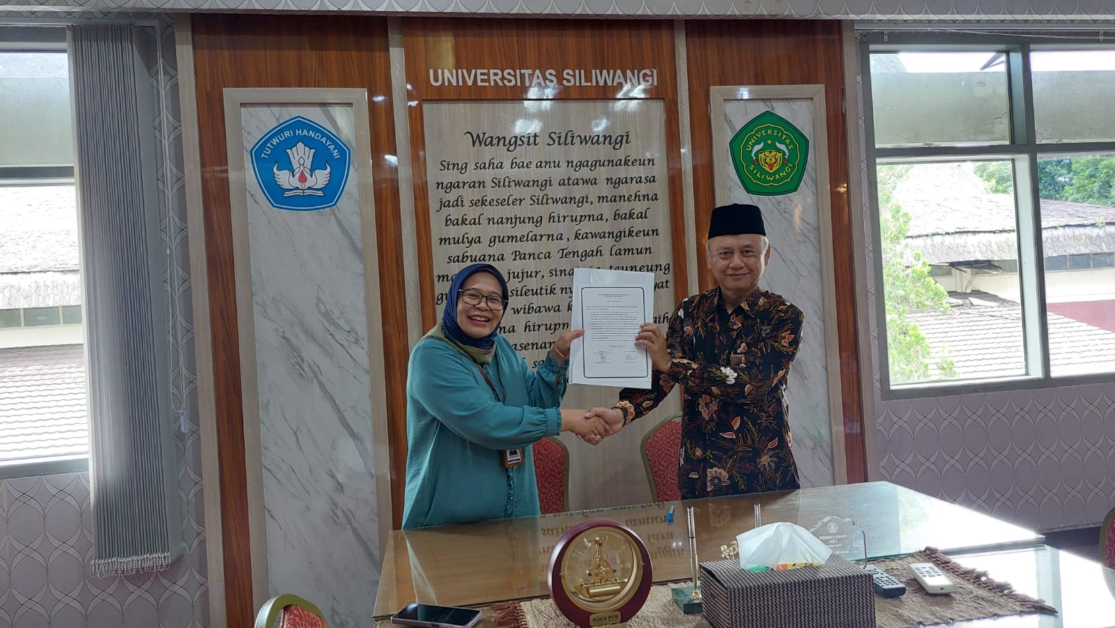 PENANDATANGANAN PAKTA INTEGRITAS DALAM MEWUJUDKAN ZONA INTEGRITAS WILAYAH BEBAS KORUPSI (WBK) DI FISIP UNSIL