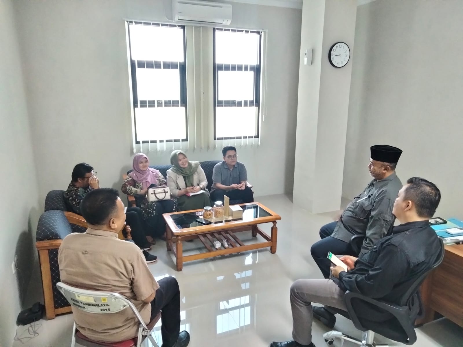 Penelitian kepada Asisten Daerah dan Bappelitbangda terkait dengan dampak tata kelola terhadap pengendalian kemiskinan dan pengangguran di Kota Tasikmalaya